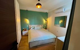 Airport Accommodation Bedroom With Your Own Private Bathroom Self Check In And Self Check Out Air-Condition Included