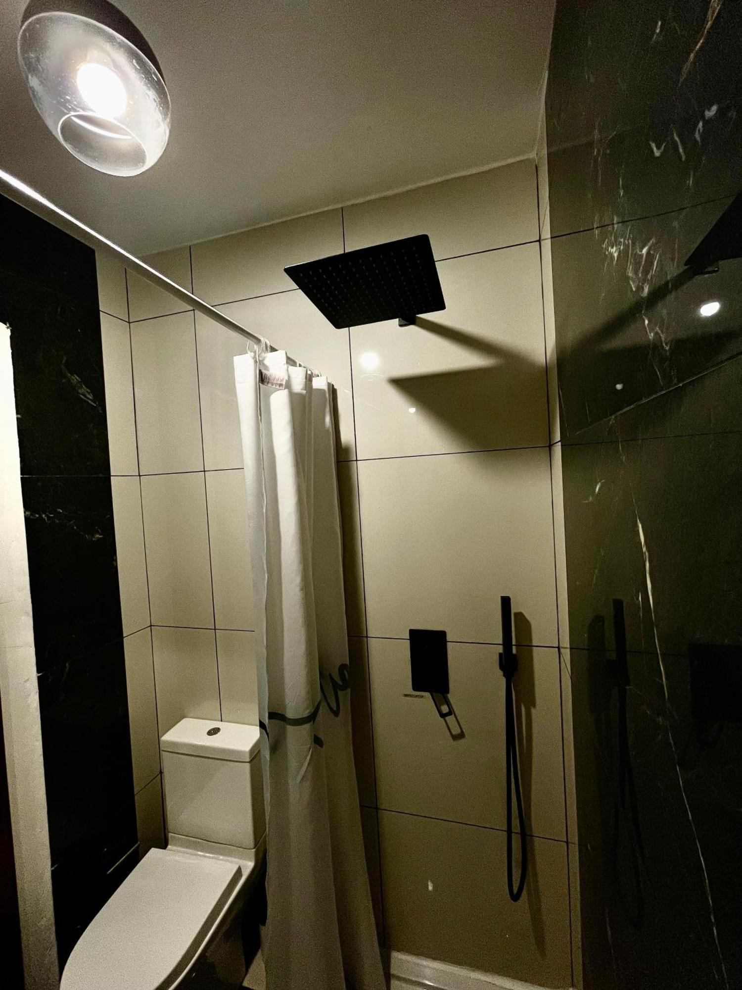 Airport Express: Private Bath & Self-Check Retreat Apartment Mqabba Exterior photo