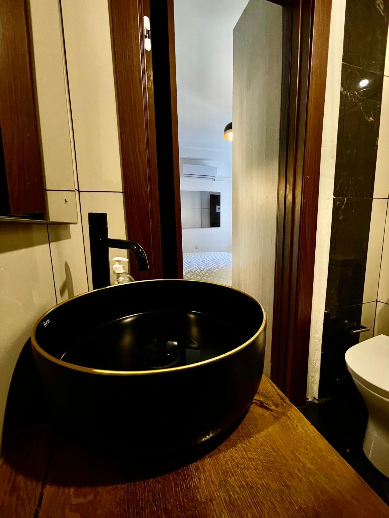 Airport Express: Private Bath & Self-Check Retreat Apartment Mqabba Exterior photo